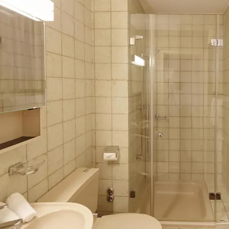 Lovely 1br Flat In The Center Near - Mainau 2 *