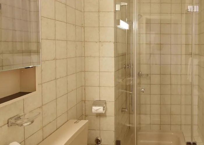 Lovely 1br Flat In The Center Near - Mainau 2 *